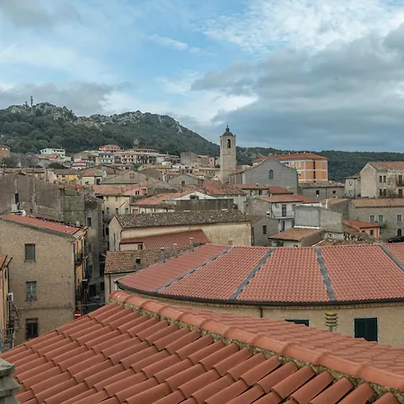 Loft Civico 80 Near Olbia Bed & Breakfast