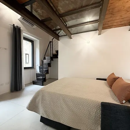 Loft Civico 80 بيت ضيافة 3*